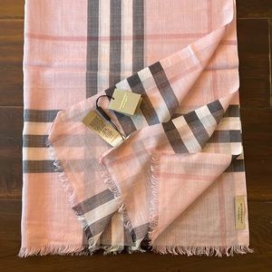Burberry wool and silk scarf